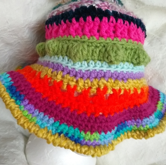 Bohemian bucket crochet hat - Picture 6 of 7